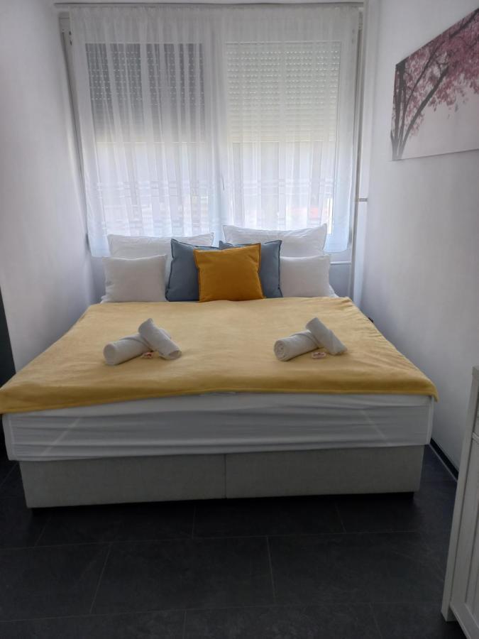 Krisztina Apartman Lägenhet Salgótarján Exteriör bild