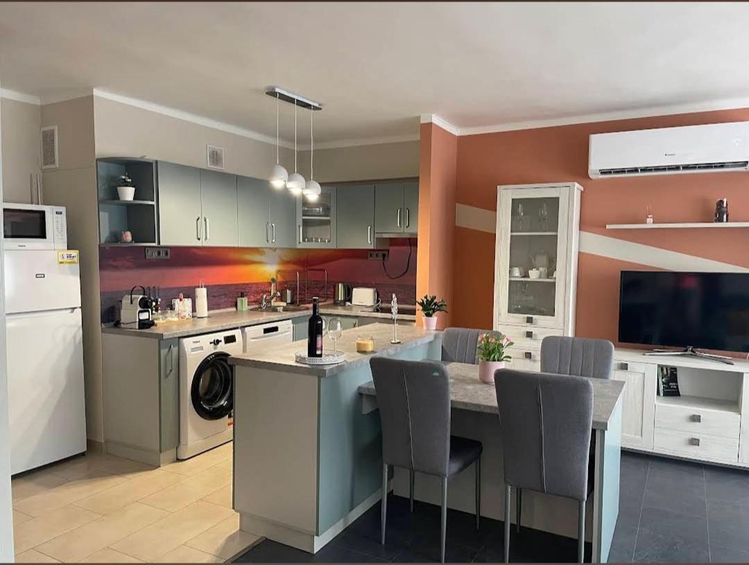 Krisztina Apartman Lägenhet Salgótarján Exteriör bild