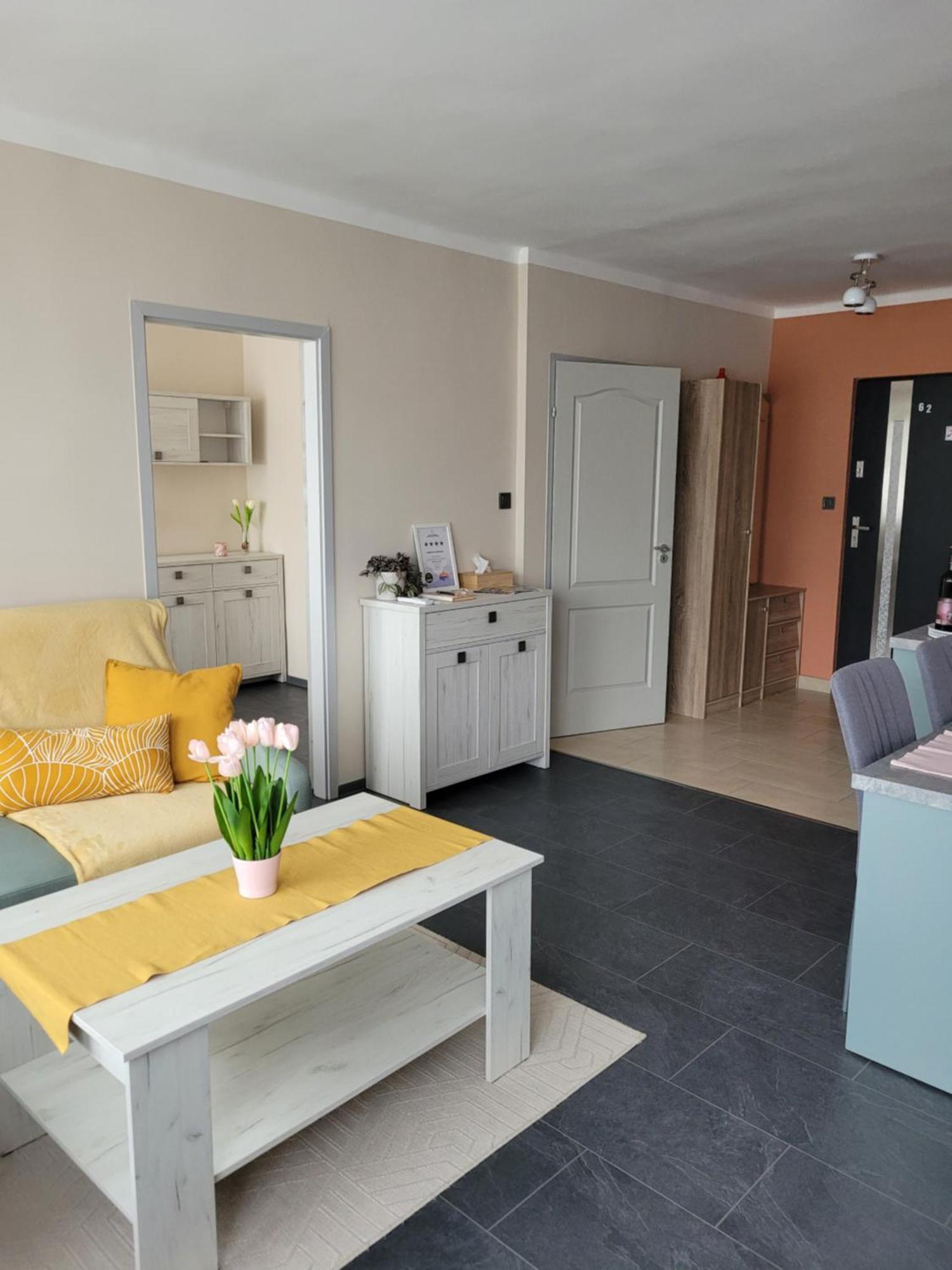 Krisztina Apartman Lägenhet Salgótarján Exteriör bild